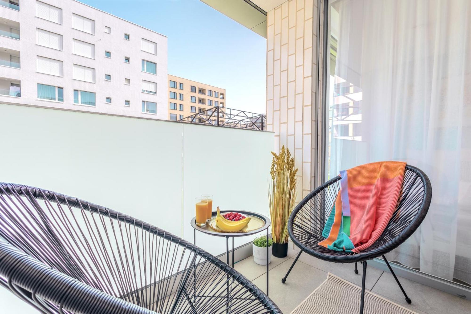 Yellow Apartment - Balcony, Free Parking, By Gravity Prag Exterior foto