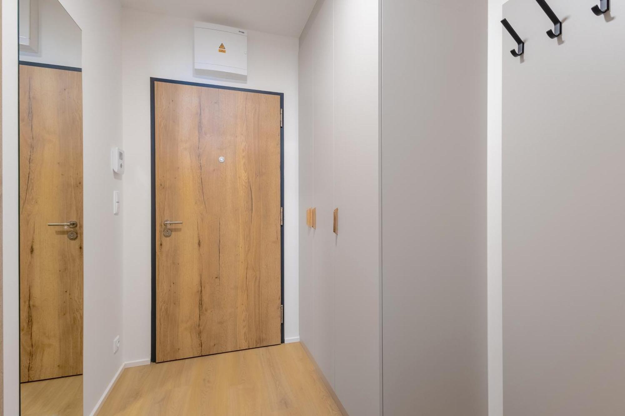 Yellow Apartment - Balcony, Free Parking, By Gravity Prag Exterior foto