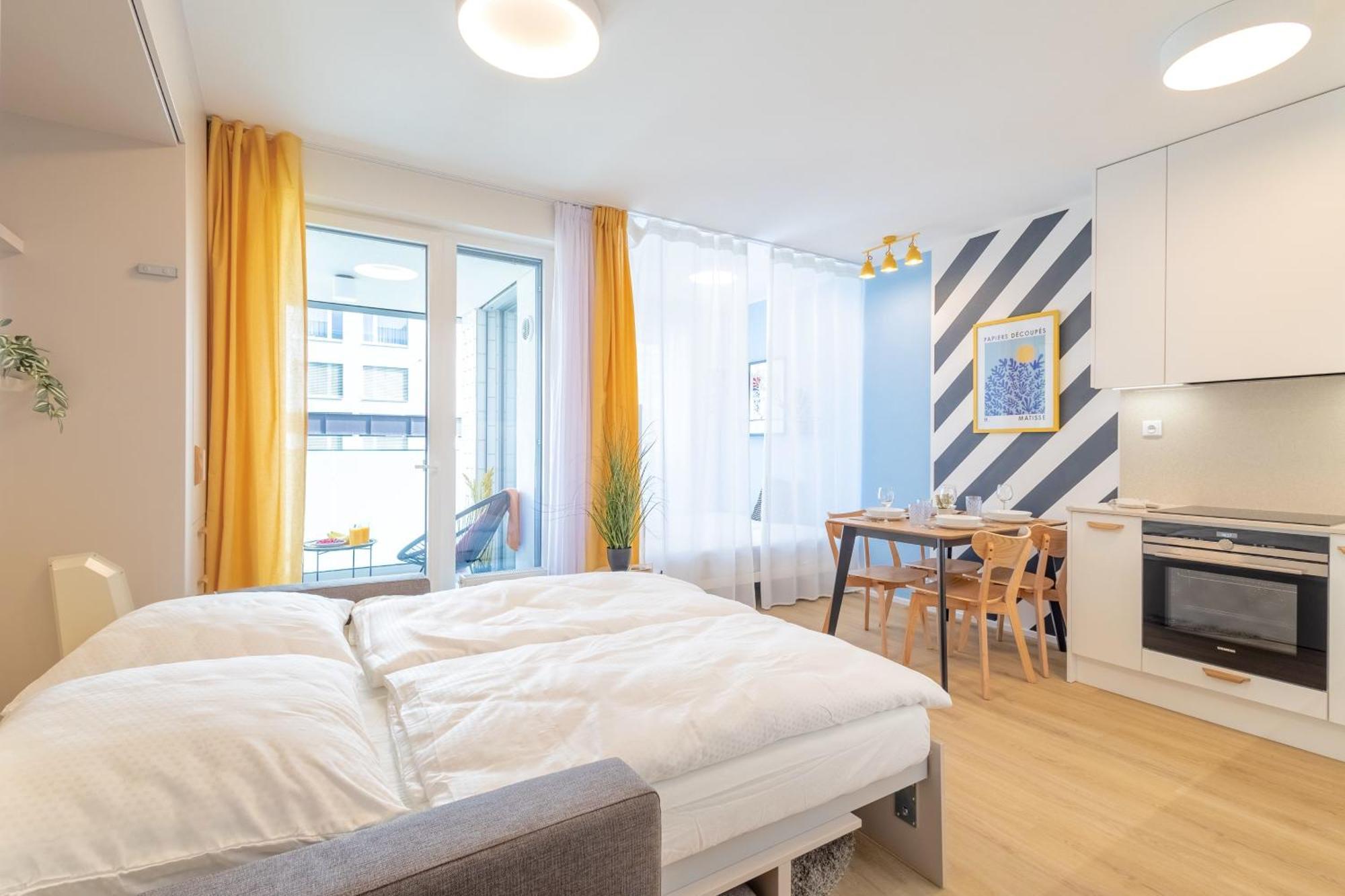 Yellow Apartment - Balcony, Free Parking, By Gravity Prag Exterior foto