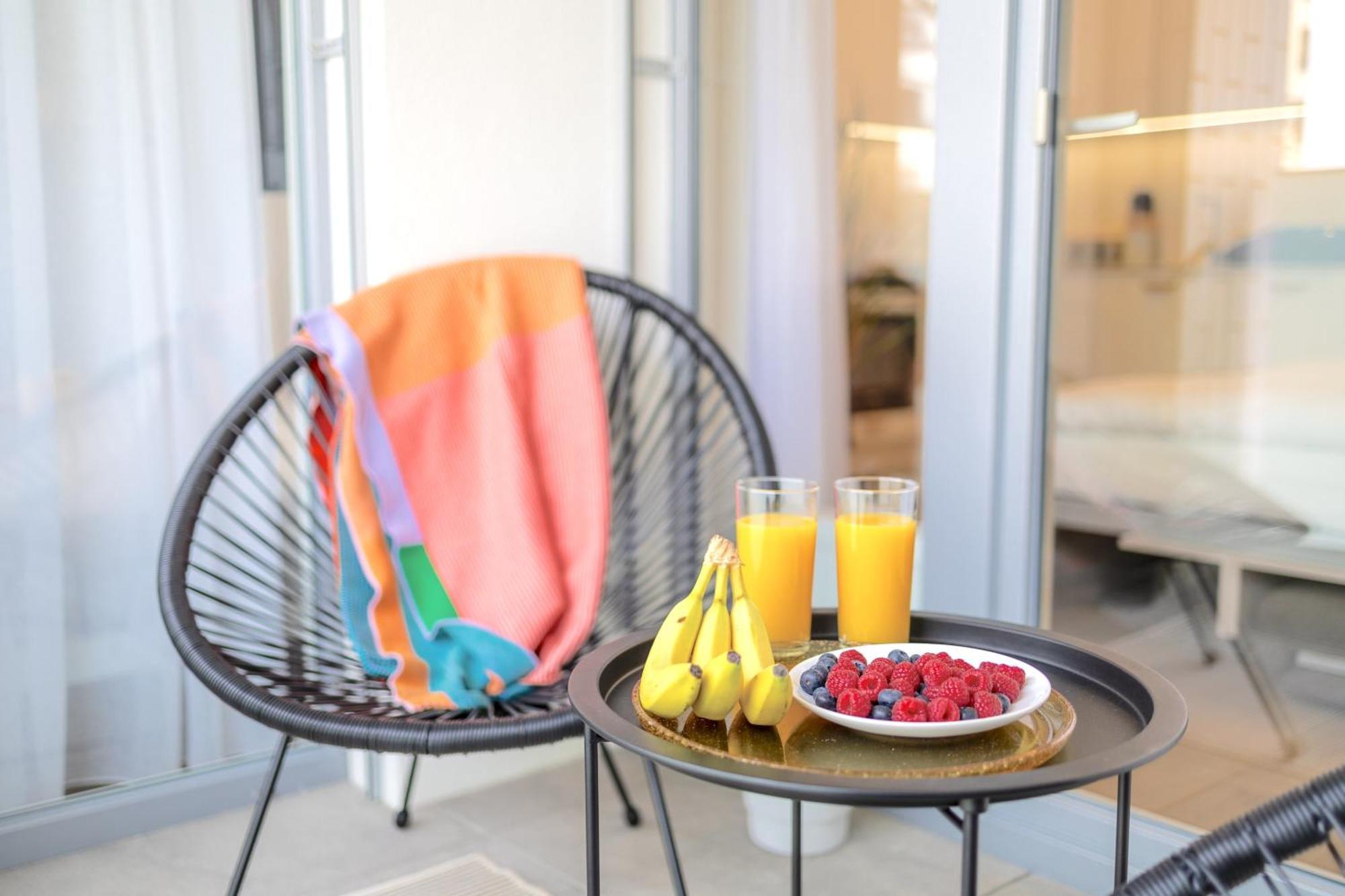 Yellow Apartment - Balcony, Free Parking, By Gravity Prag Exterior foto