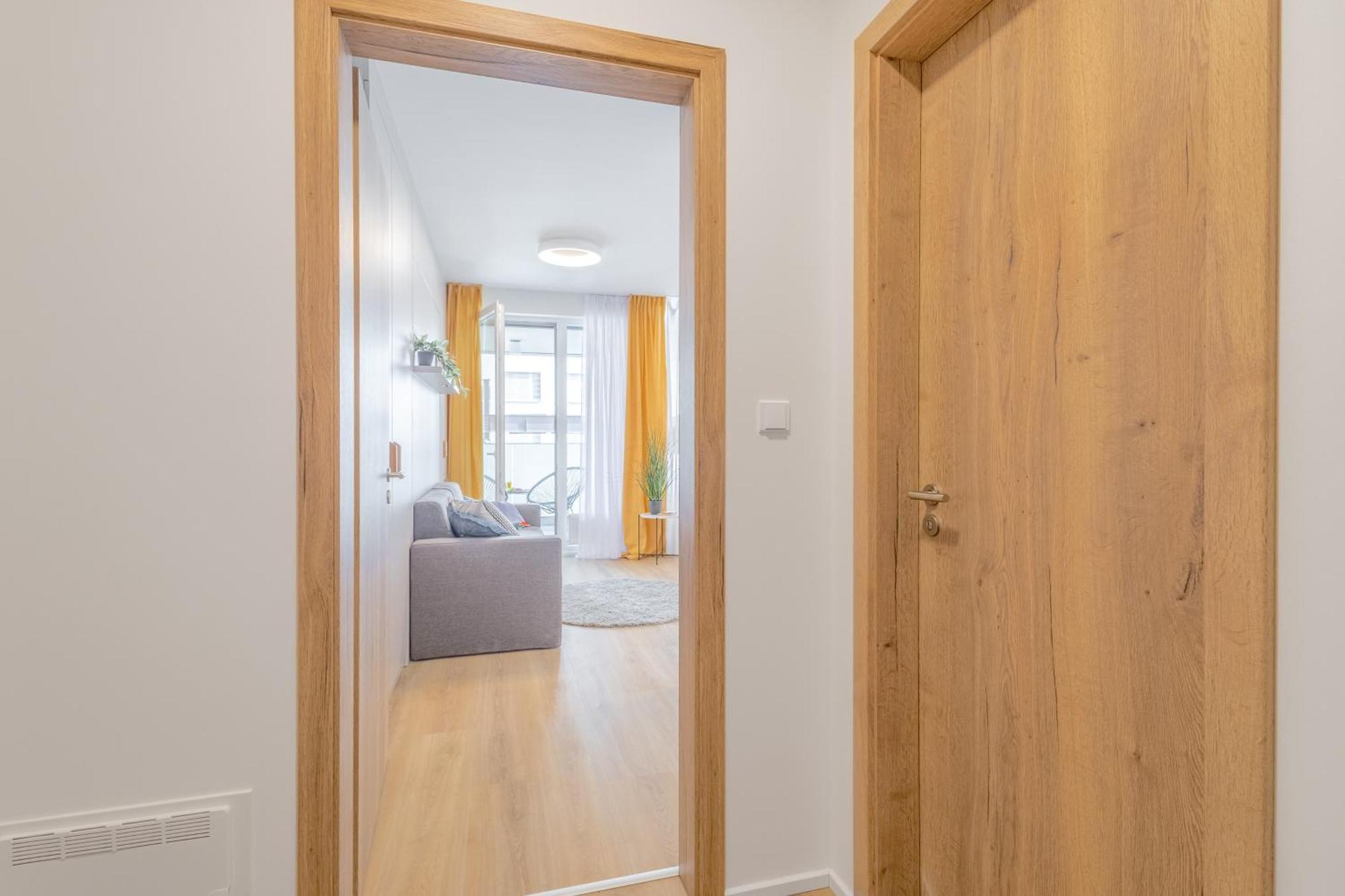 Yellow Apartment - Balcony, Free Parking, By Gravity Prag Exterior foto